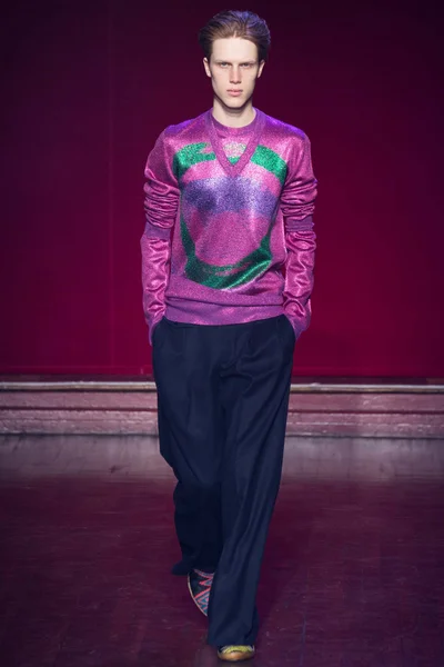 Look 25